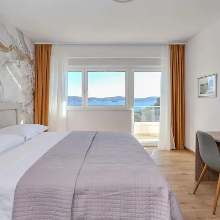 Capan With Private Pool And Sea View