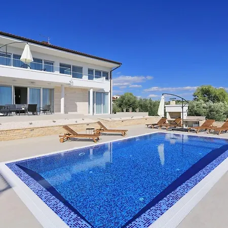 Capan With Private Pool And Sea View