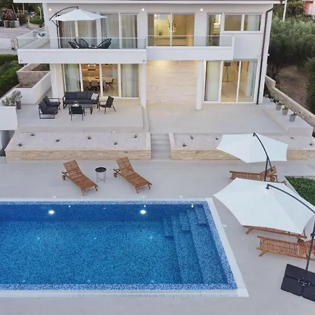 Capan With Private Pool And Sea View *