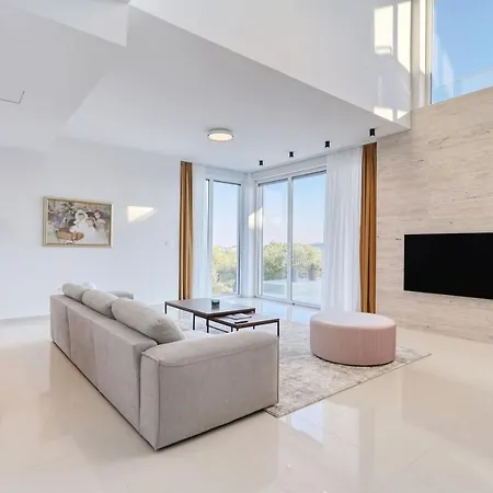 Capan With Private Pool And Sea View * Sveti Filip i Jakov